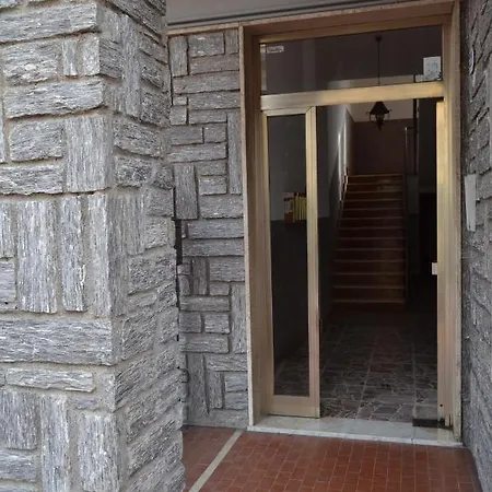 Happy House Apartment