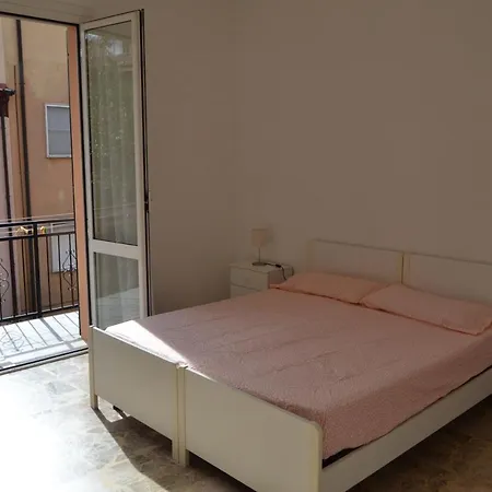 Happy House Apartment